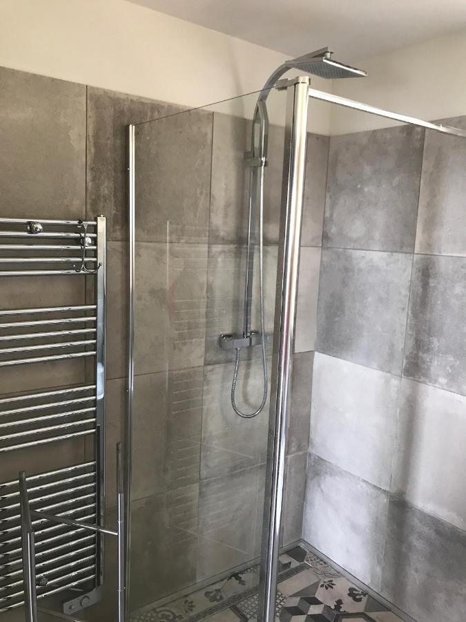 Dieu L'amour - Galimard Apartment